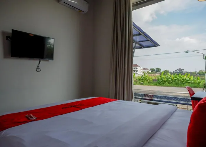 Reddoorz Plus Near Solo BaruHotel di Solo